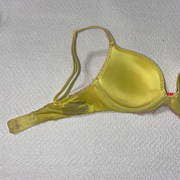 Victoria’s Secret bra - Picture 3 of 5
